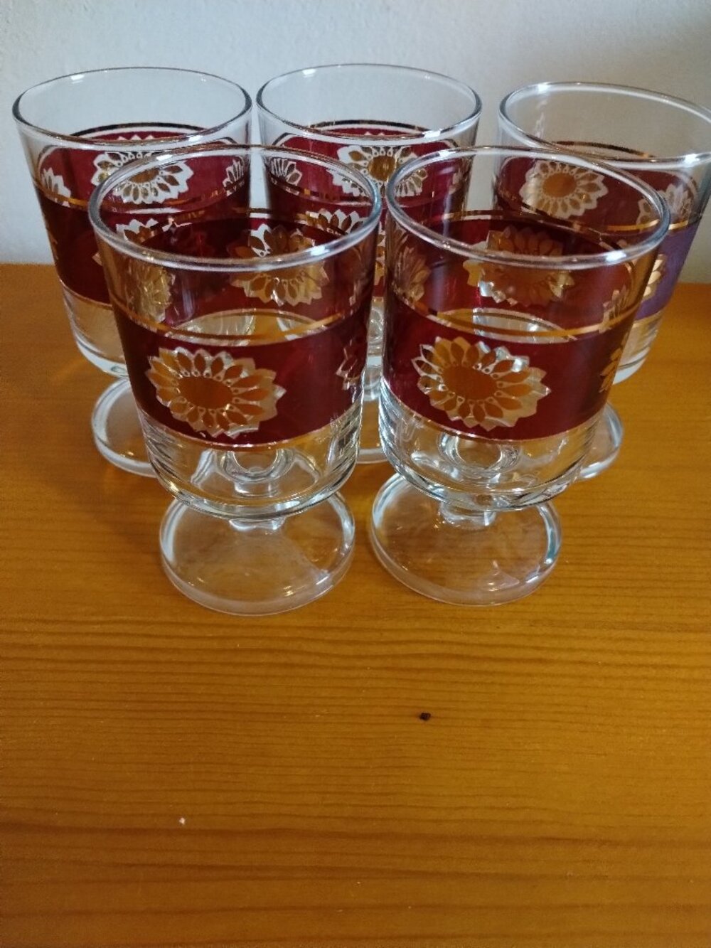 5 vintages sherry glass